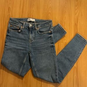 Zara stretch skinny jeans size 4 (eur 36)
